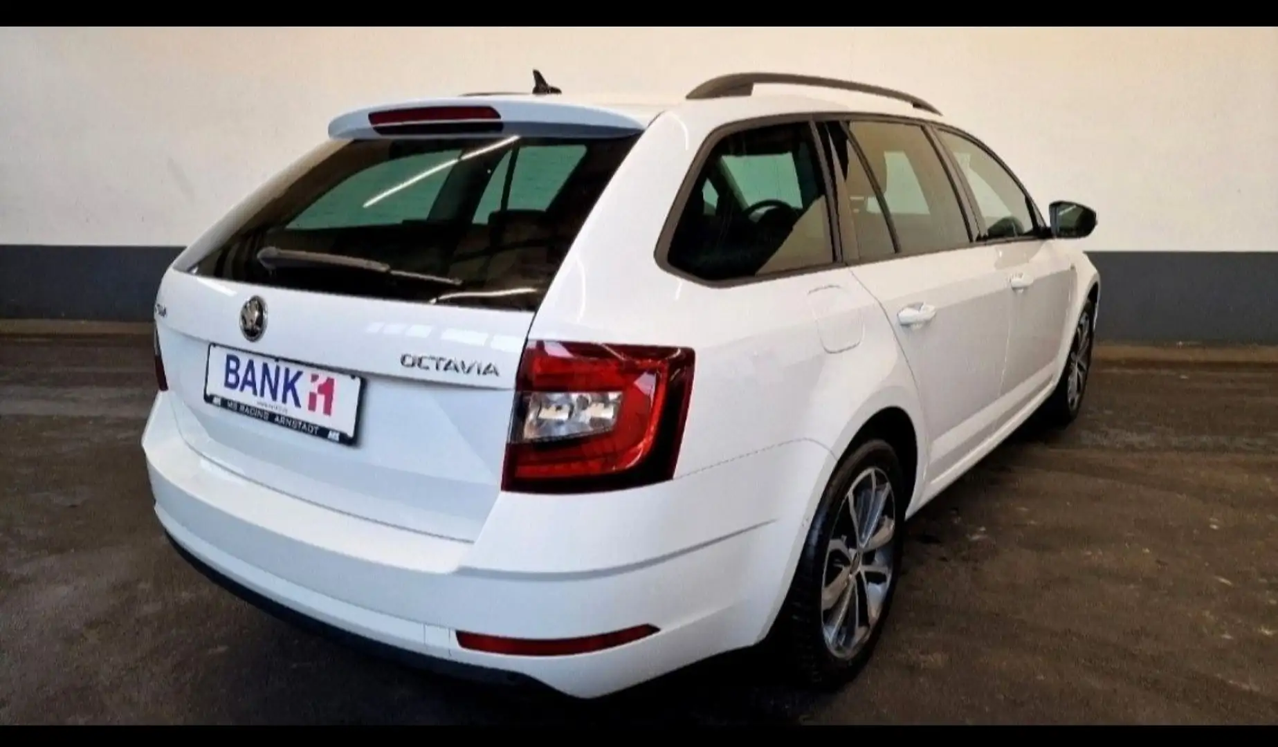 Skoda Octavia Combi 2.0 TDI Soleil Weiß - 2