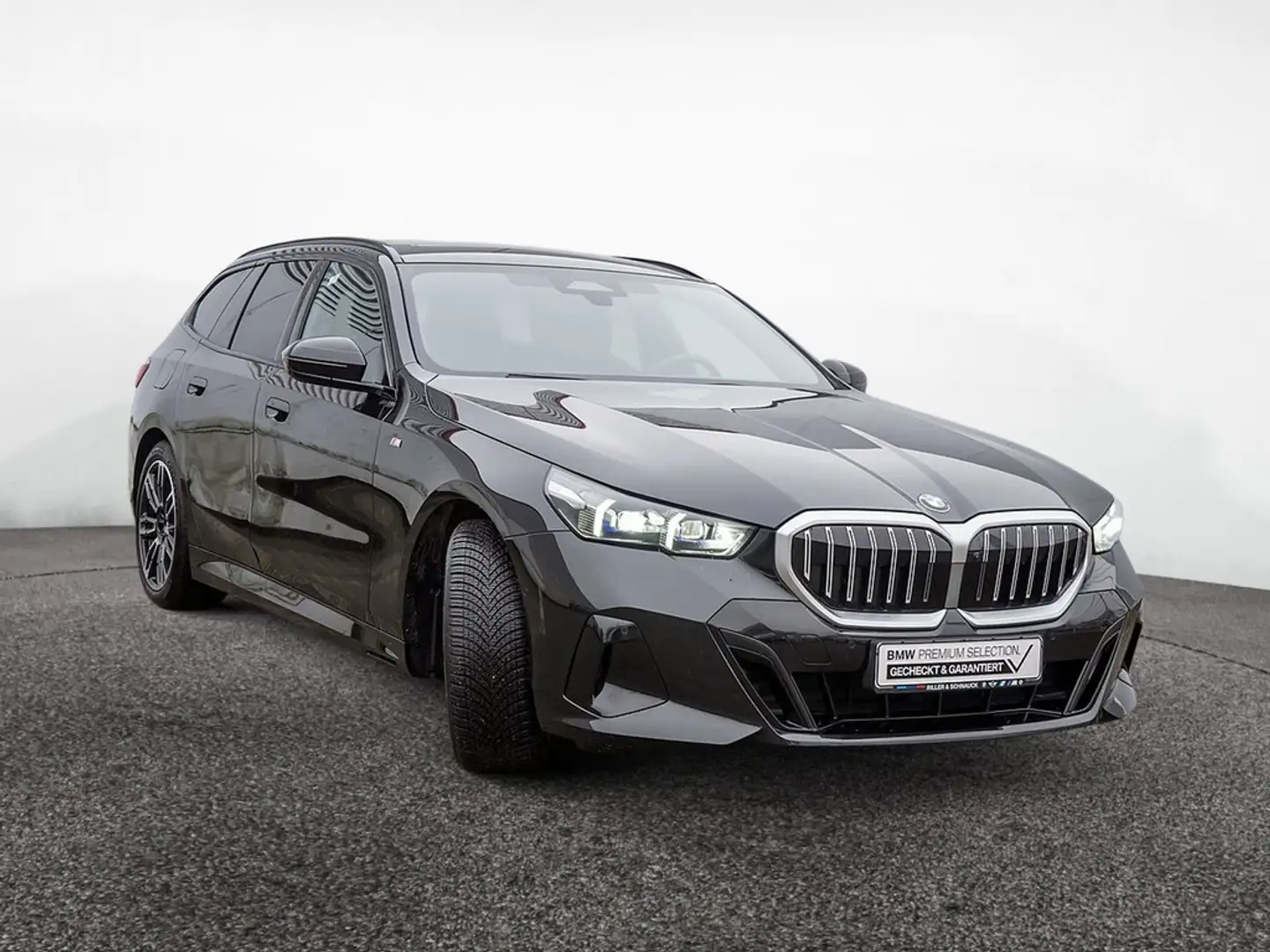 BMW 520 i Touring M-Sport AHK+PANO+STANDHZG+ACC+HU Schwarz - 2