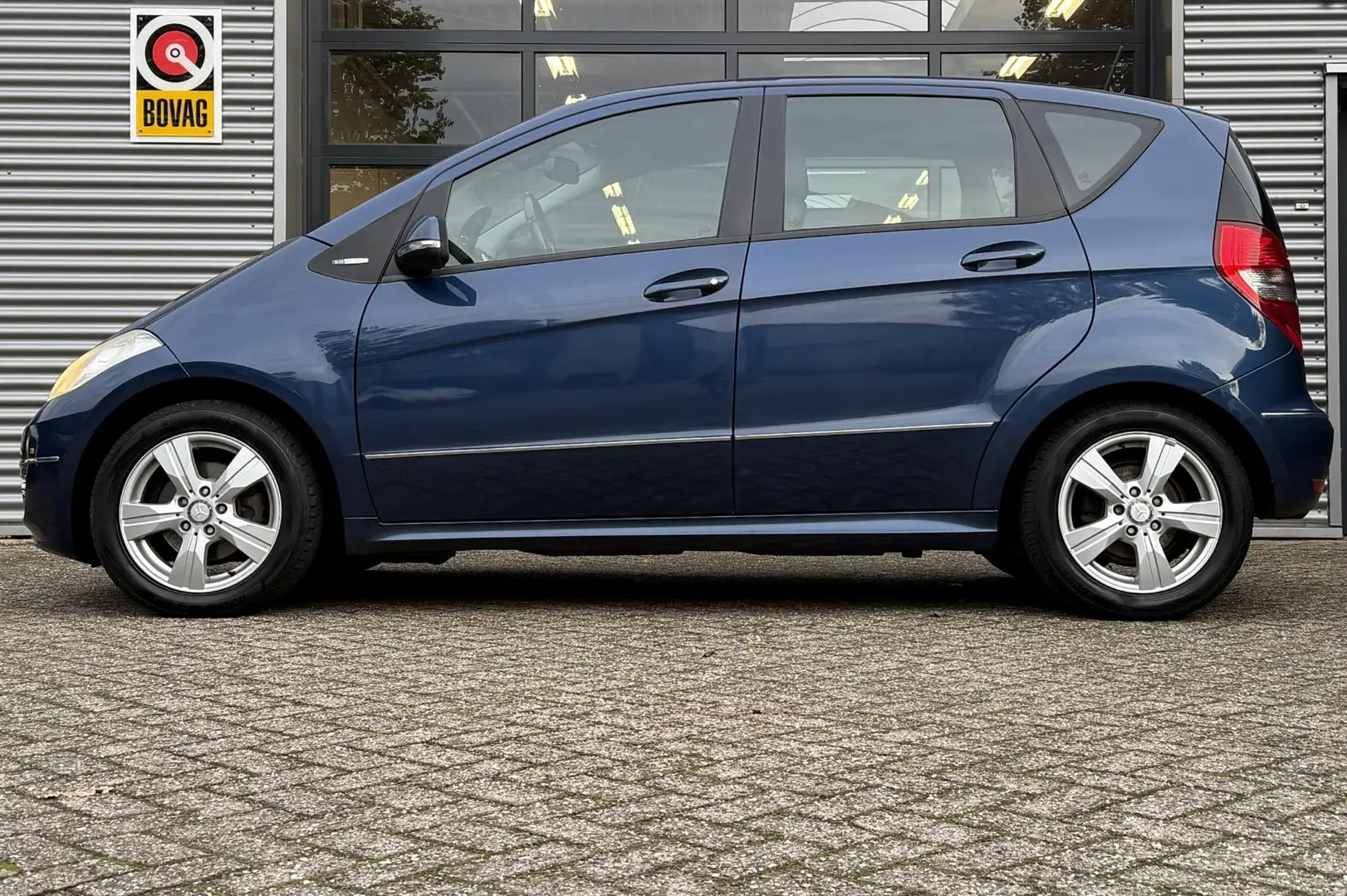 Mercedes-Benz A 180 BlueEFFICIENCY Avantgarde Bleu - 2