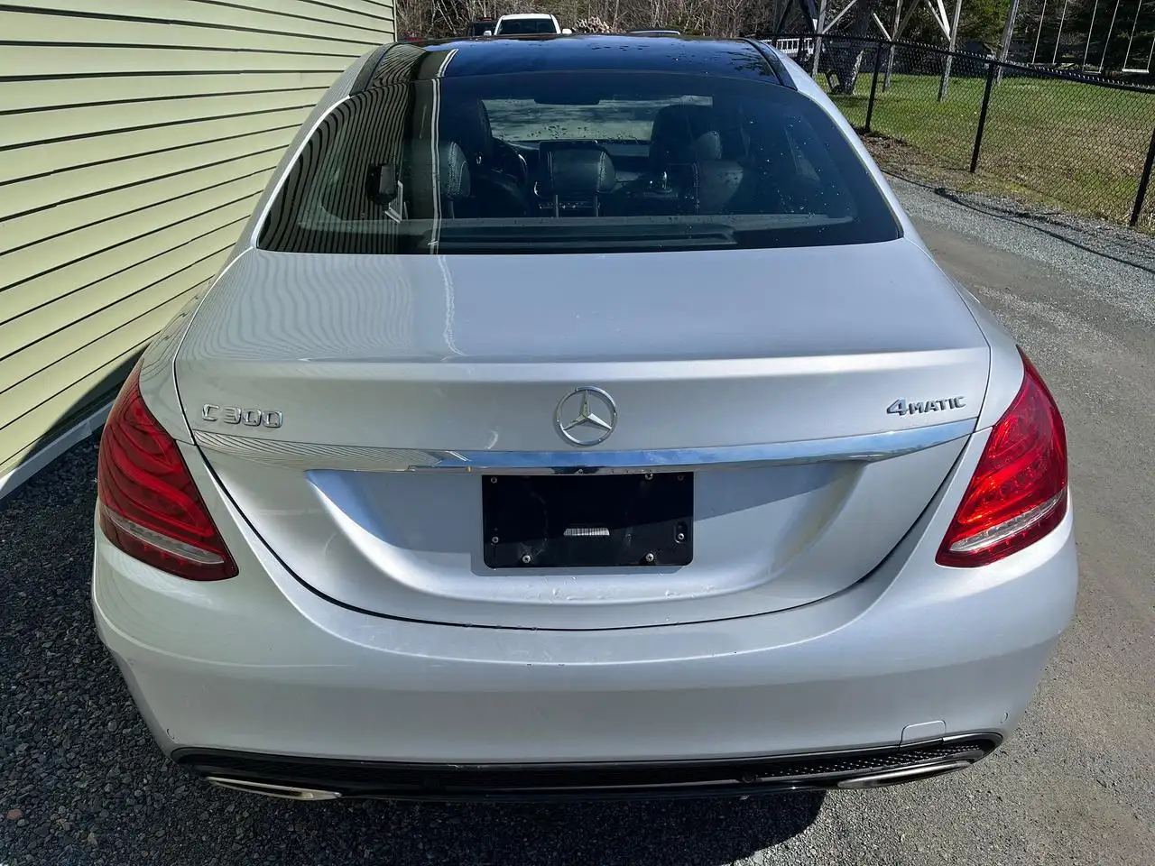 Mercedes-Benz C-Class снимка Mercedes-Benz C-Class