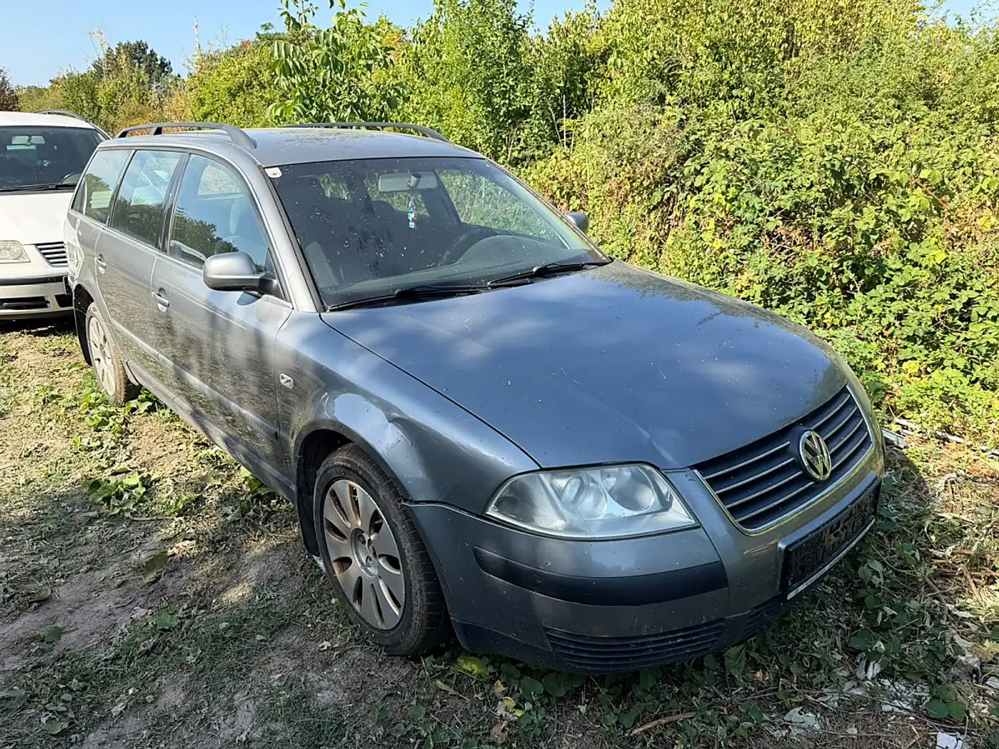 Volkswagen Passat 1,9 TDI PD Comfortline Grau - 1
