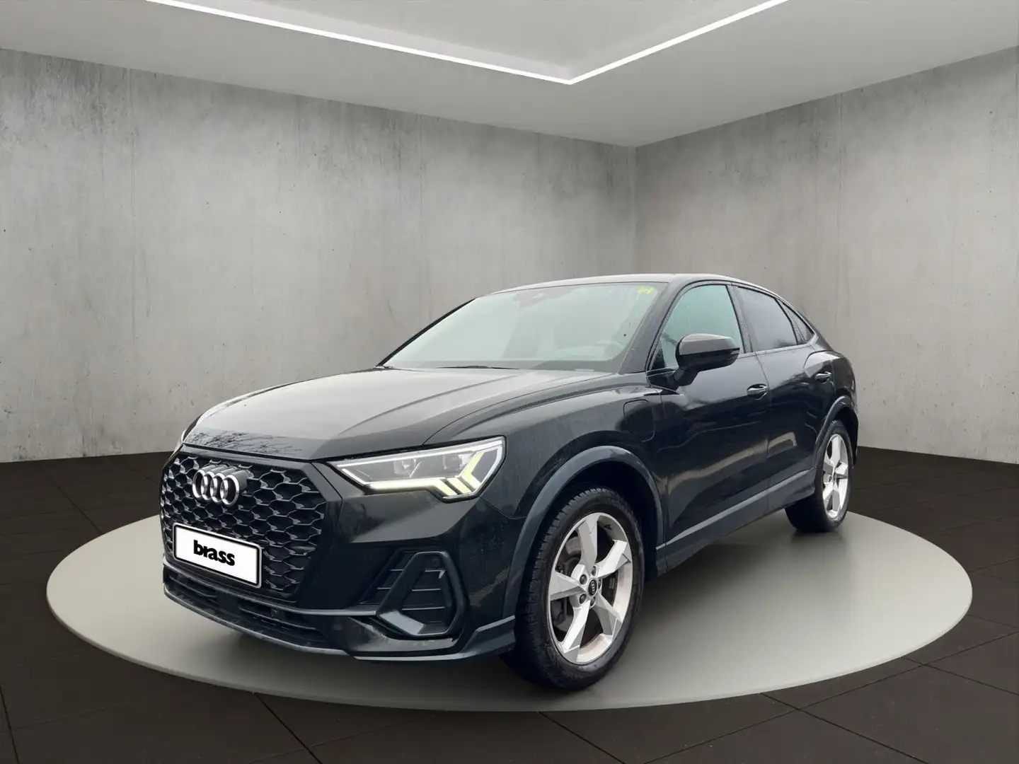 Audi Q3 45 TFSI e SONOS Schwarz - 1