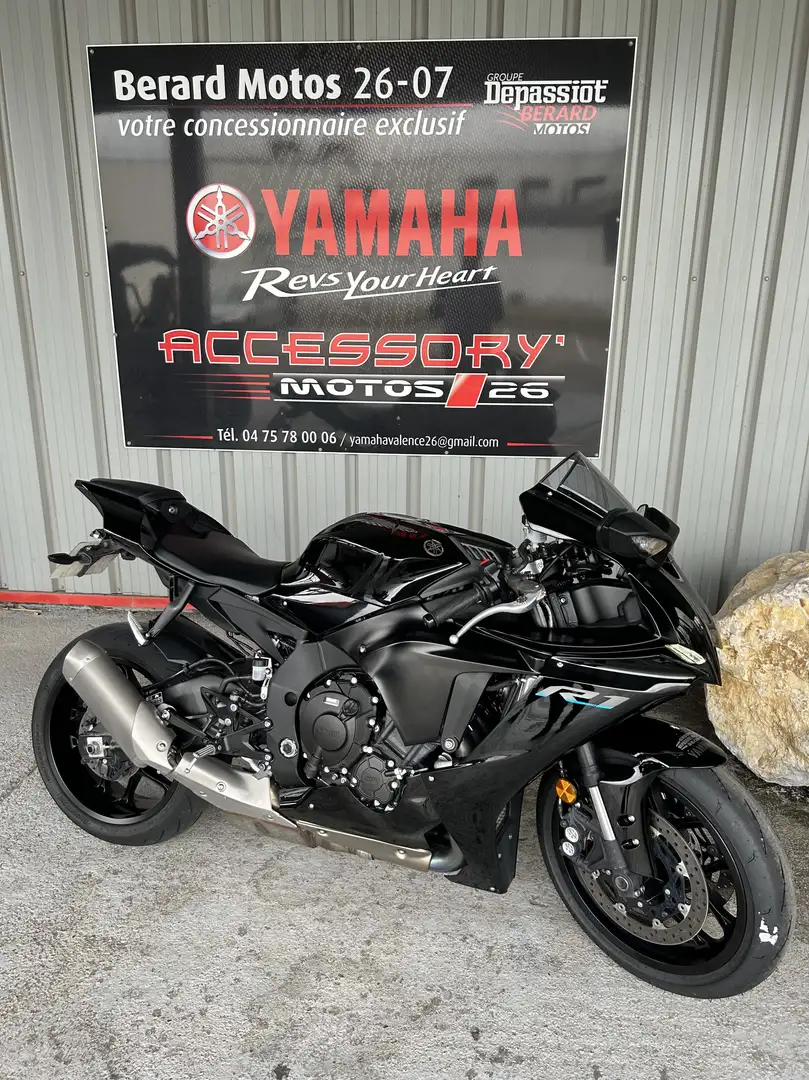 Yamaha YZF 1000 Black - 1