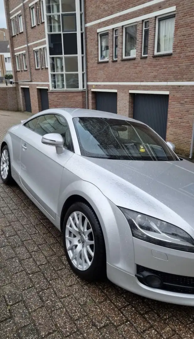 Audi TT 2.0 TFSI Šedá - 1