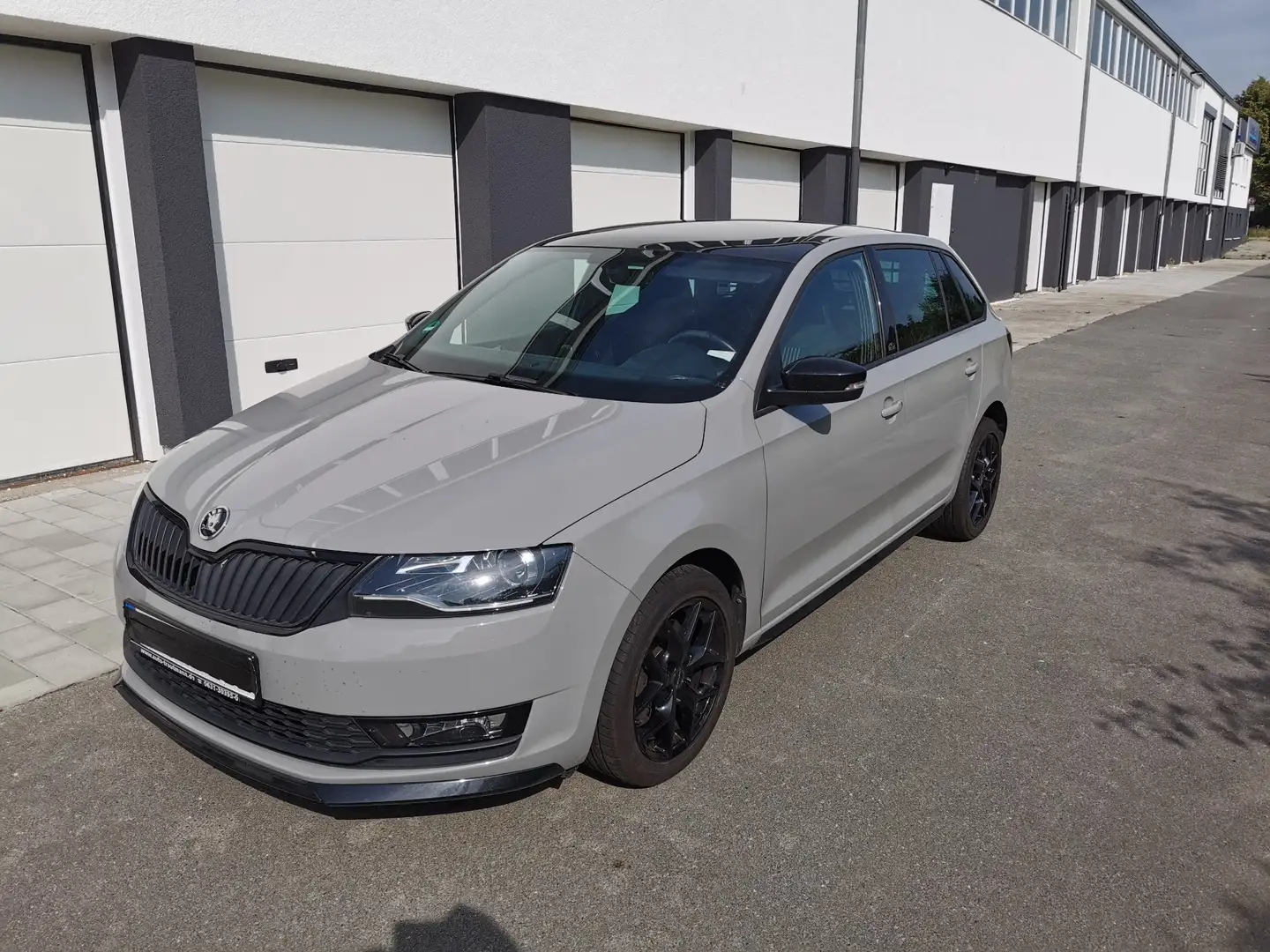 Skoda Rapid/Spaceback Monte Carlo Šedá - 2
