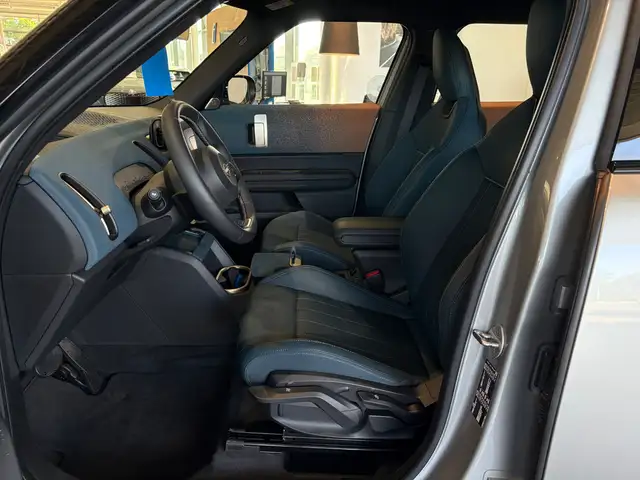 Mini Countryman view 14