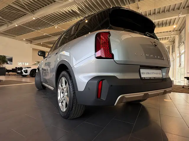 Mini Countryman view 6