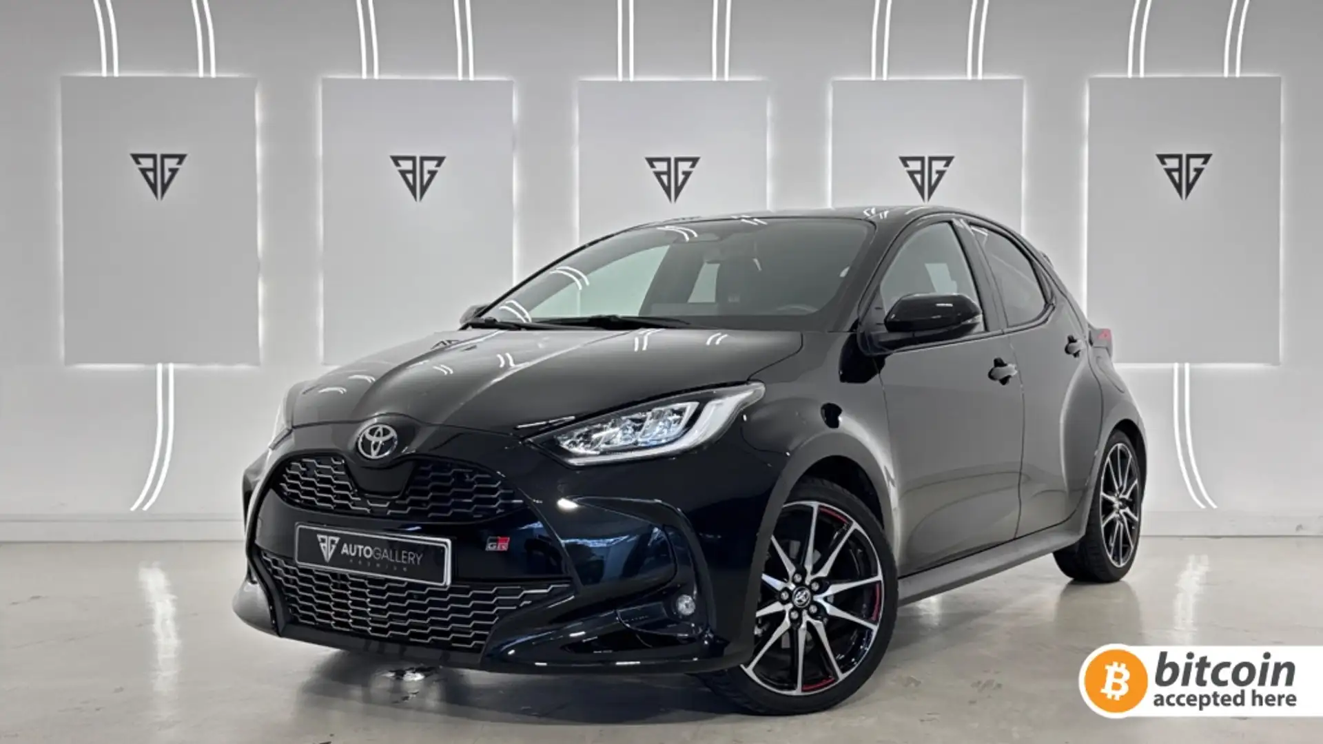 Toyota Yaris 130H 1.5 GR Sport Negro - 1
