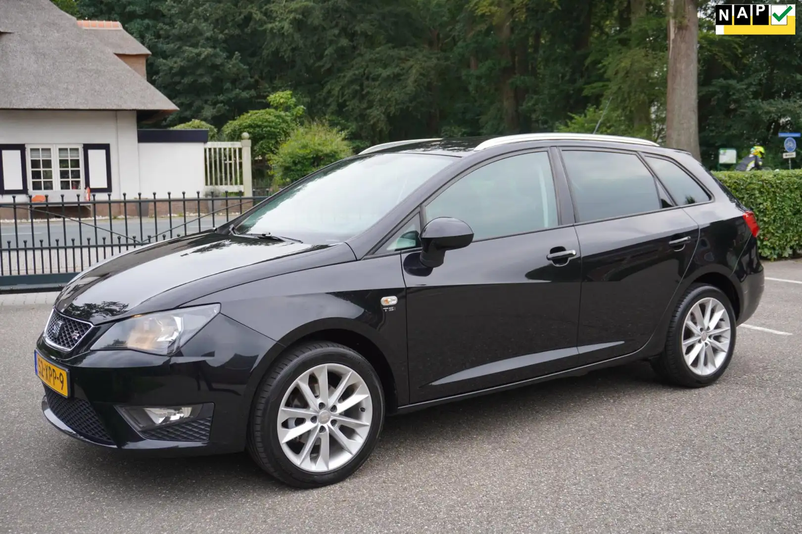 SEAT Ibiza ST 1.2 TSI FR Airco Cruise Navi Zwart - 1
