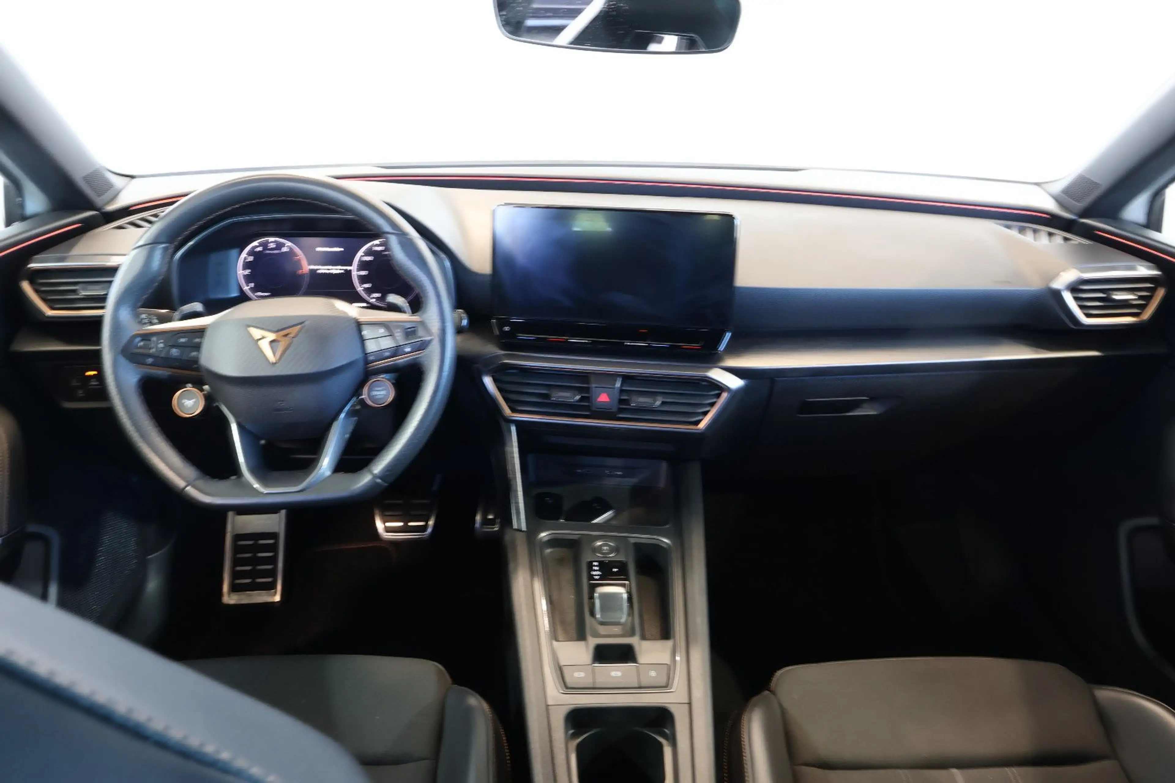 CUPRA Leon ST VZ 2.0 TSI 4Drive AID+ACC+SIDE+LED+19" — photo 7