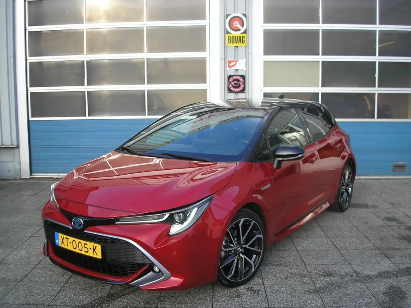 Toyota Corolla 1.8 Hybrid Executive PDC V+A NL-auto weinig km Rouge - 2