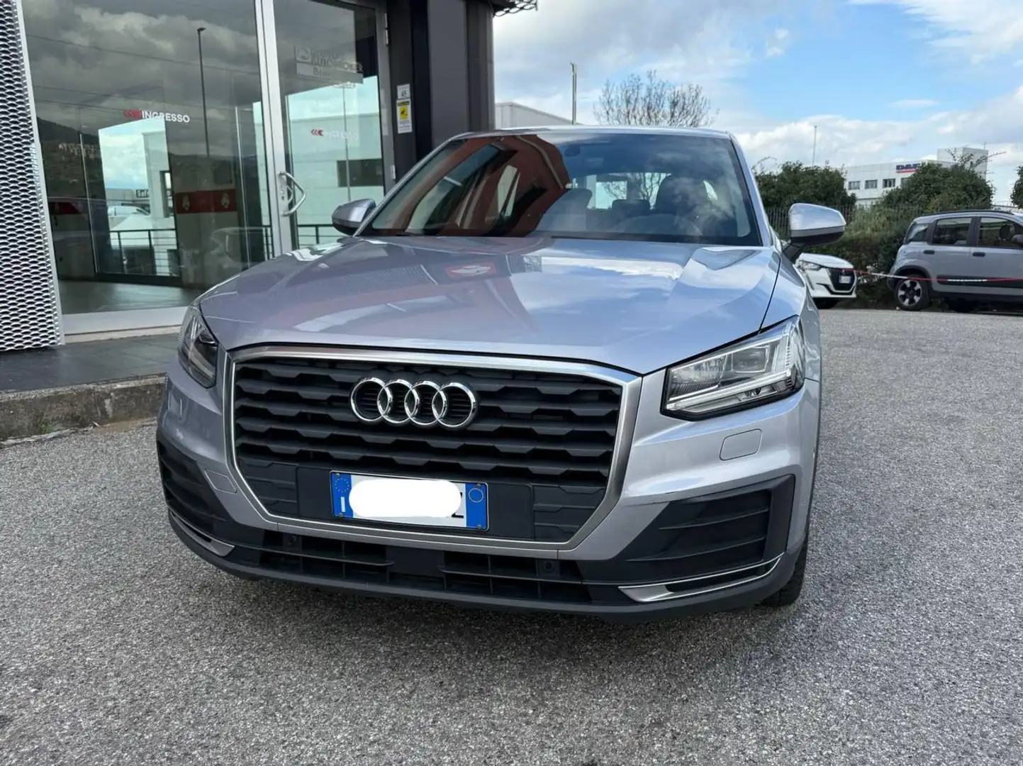 Audi Q2 35 TDI S tronic Business Grigio - 2