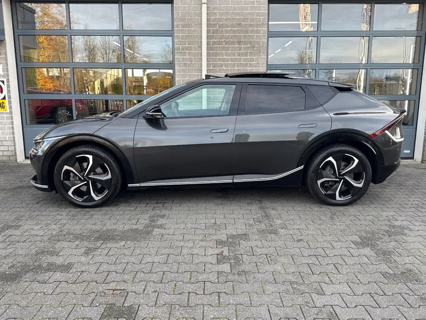 Kia EV6 Plus Advanced 77.4 kWh | SCHUIFDAK | MERIDIAN AUDI Grijs - 2