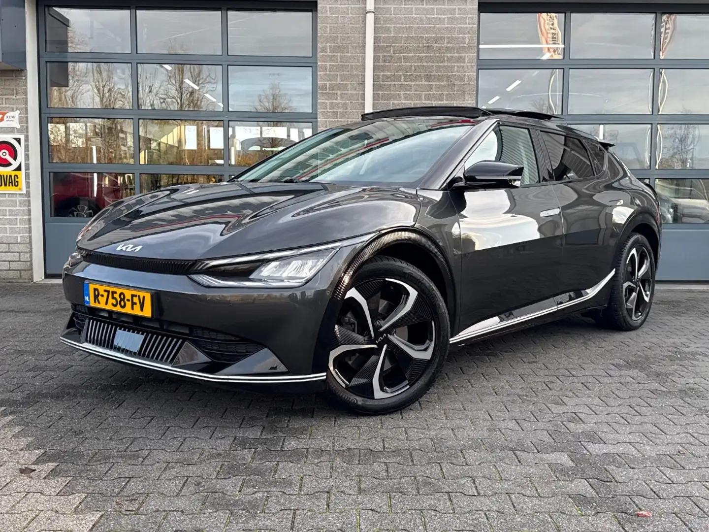 Kia EV6 Plus Advanced 77.4 kWh | SCHUIFDAK | MERIDIAN AUDI Grijs - 1