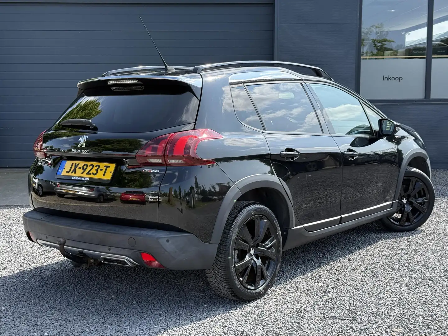Peugeot 2008 1.2 PureTech GT-line Panodak,Navi,Trekhaak,Camera, Zwart - 2