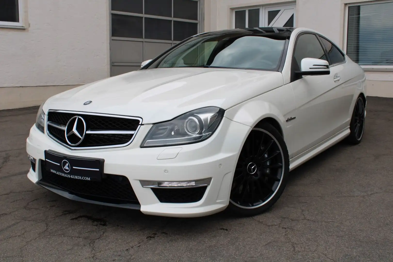 Mercedes-Benz C 63 AMG C63 AMG Coupe PANO H&K KEYGO RKAM MEMORY DEUTSCH Weiß - 1