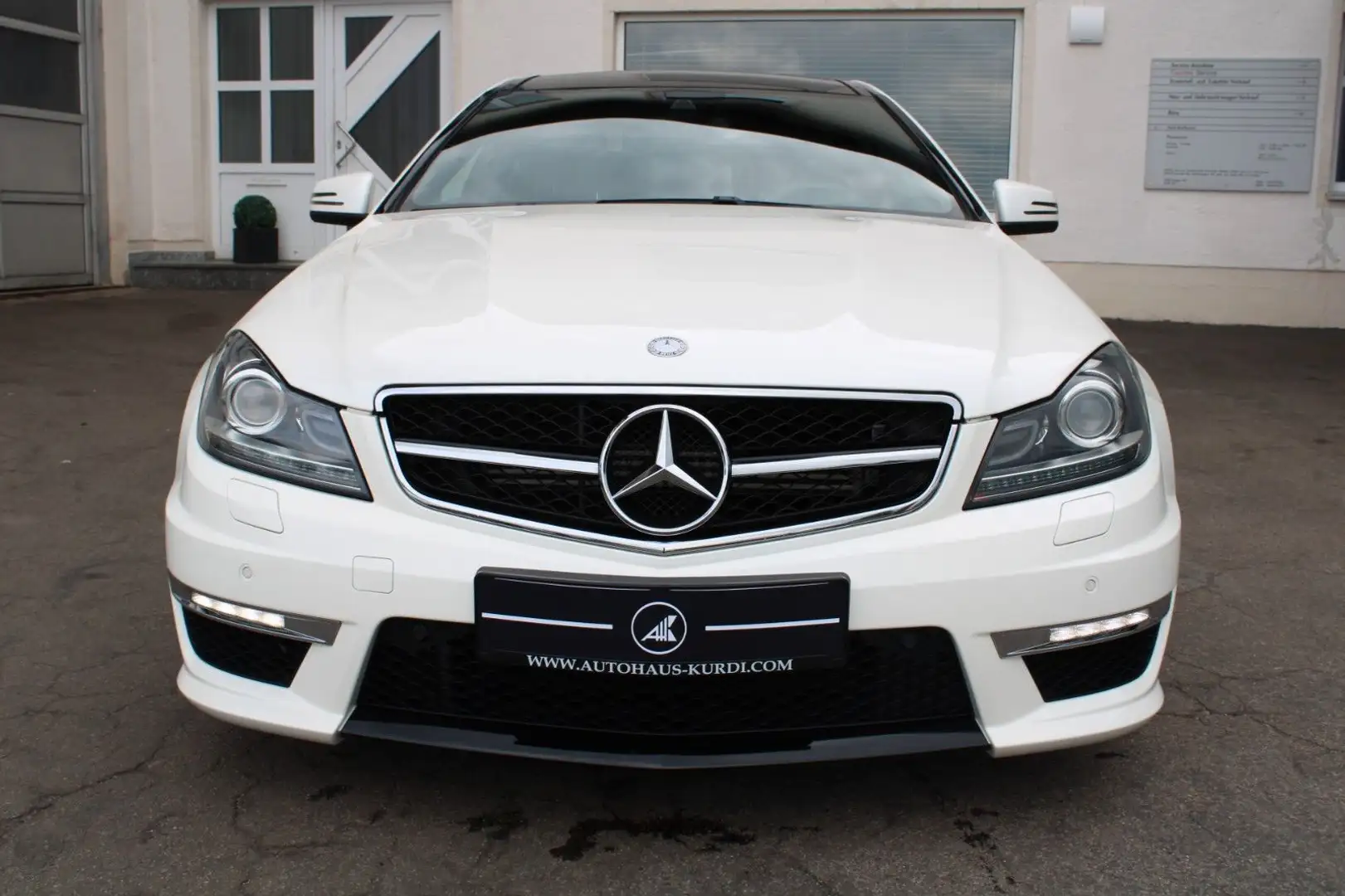 Mercedes-Benz C 63 AMG C63 AMG Coupe PANO H&K KEYGO RKAM MEMORY DEUTSCH Weiß - 2