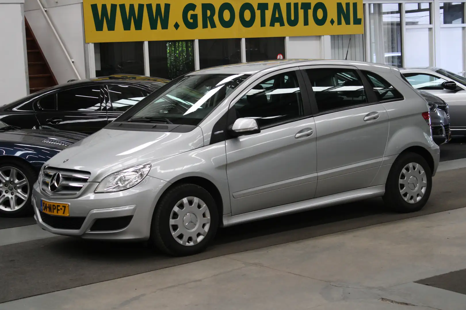 Mercedes-Benz B 160 BlueEFFICIENCY Apple Carplay, Trekhaak, Airco Grijs - 1