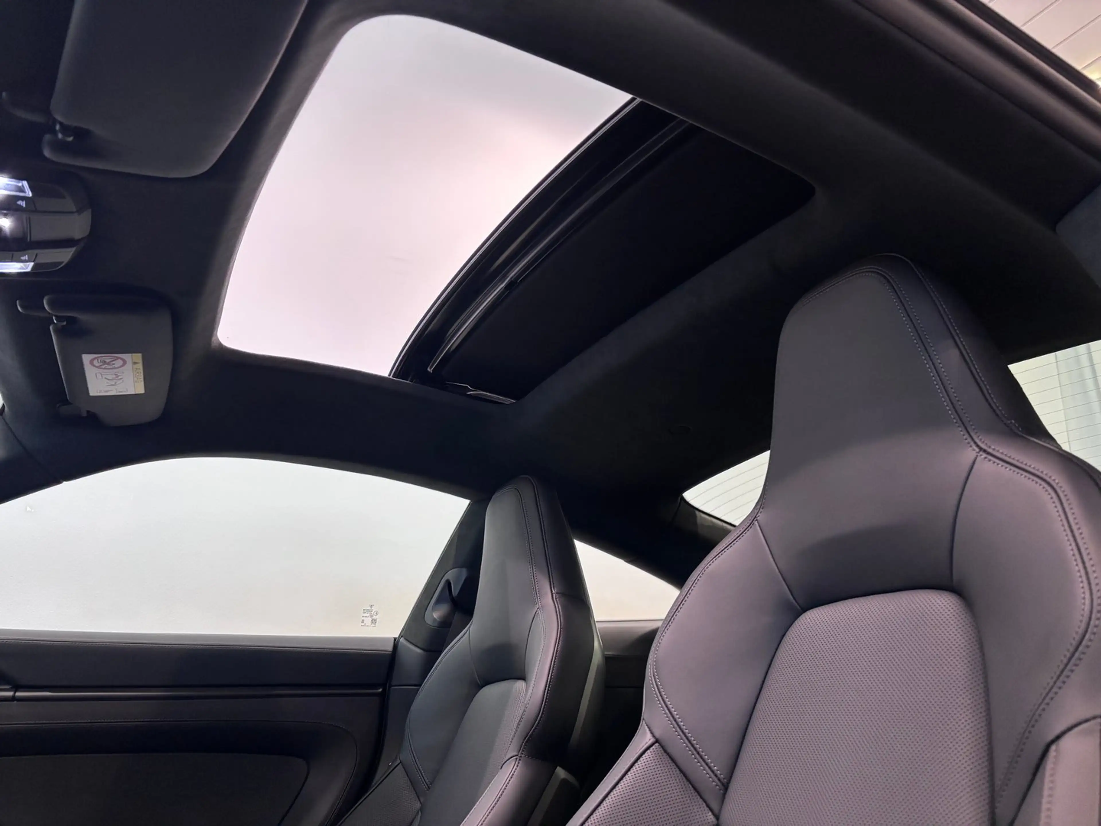 Porsche 911 Carrera 4 GTS — photo 12