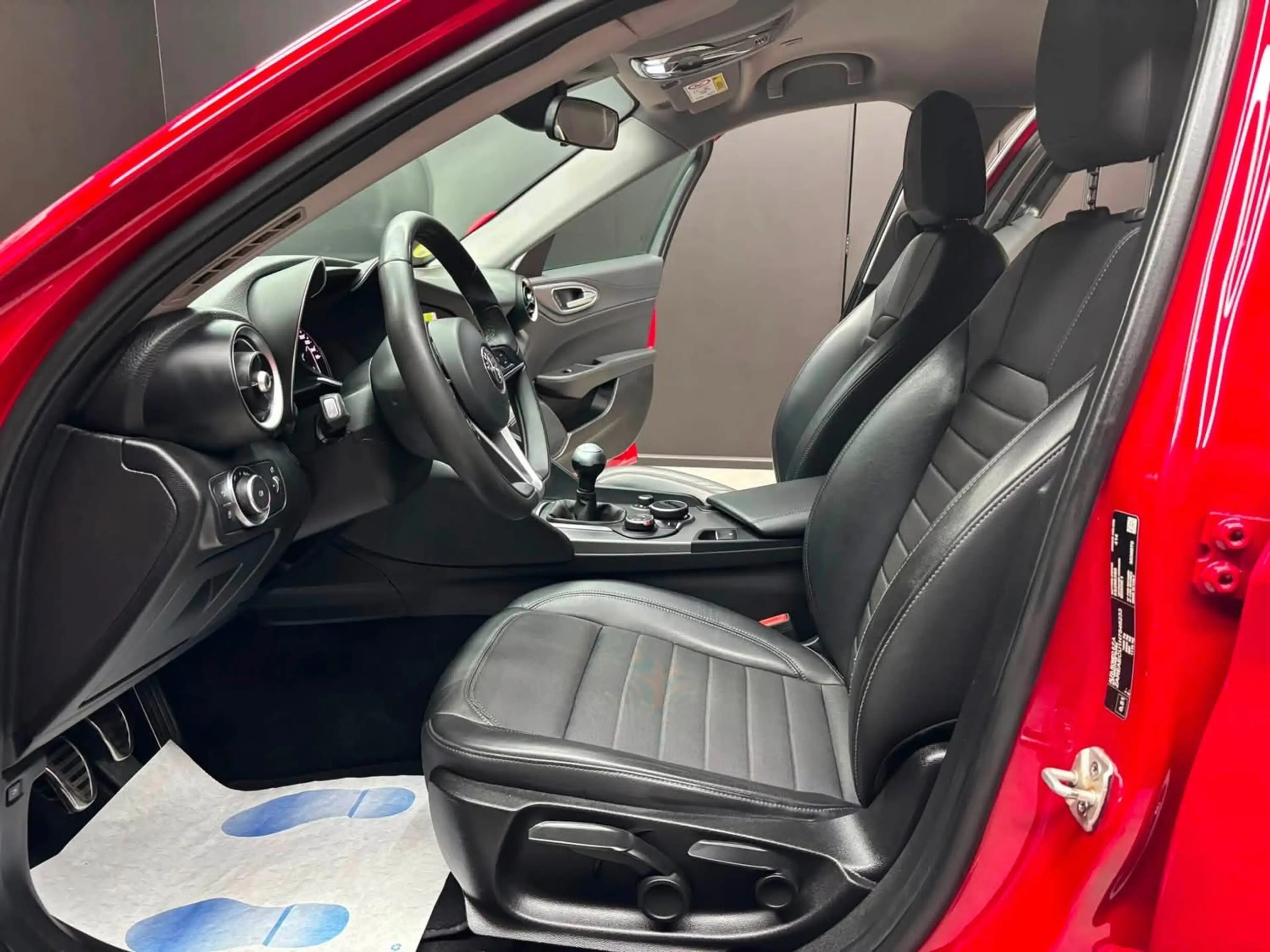 Alfa Romeo Giulia Giulia 2.2 JTDm **12 mois de garantie** — photo 9