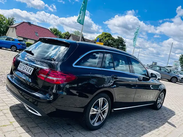 Mercedes-Benz 300 view 6