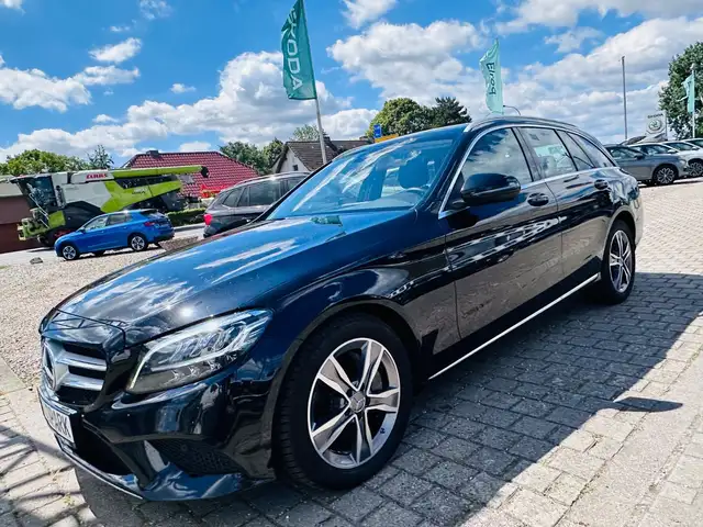 Mercedes-Benz 300 view 3