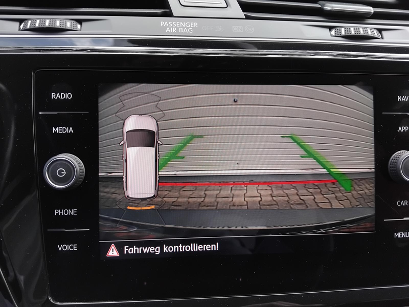 Volkswagen Touran DSG Highline 7Sitz LED AHK Navi Shz Rfk — photo 15