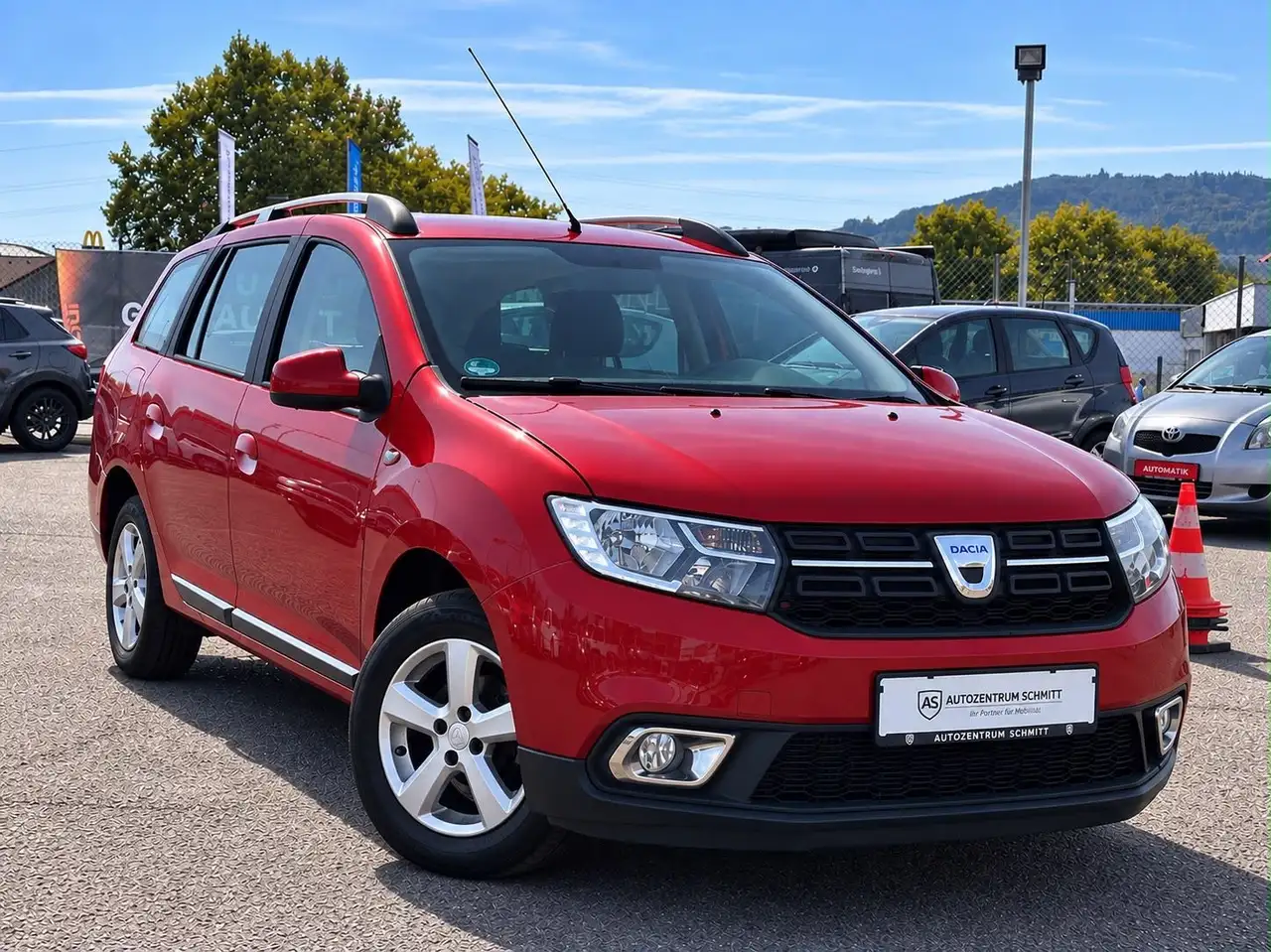 Dacia Logan MCV II Kombi GARANTIE*1-HAND*TÜV-06/2028 — photo 1 of 21