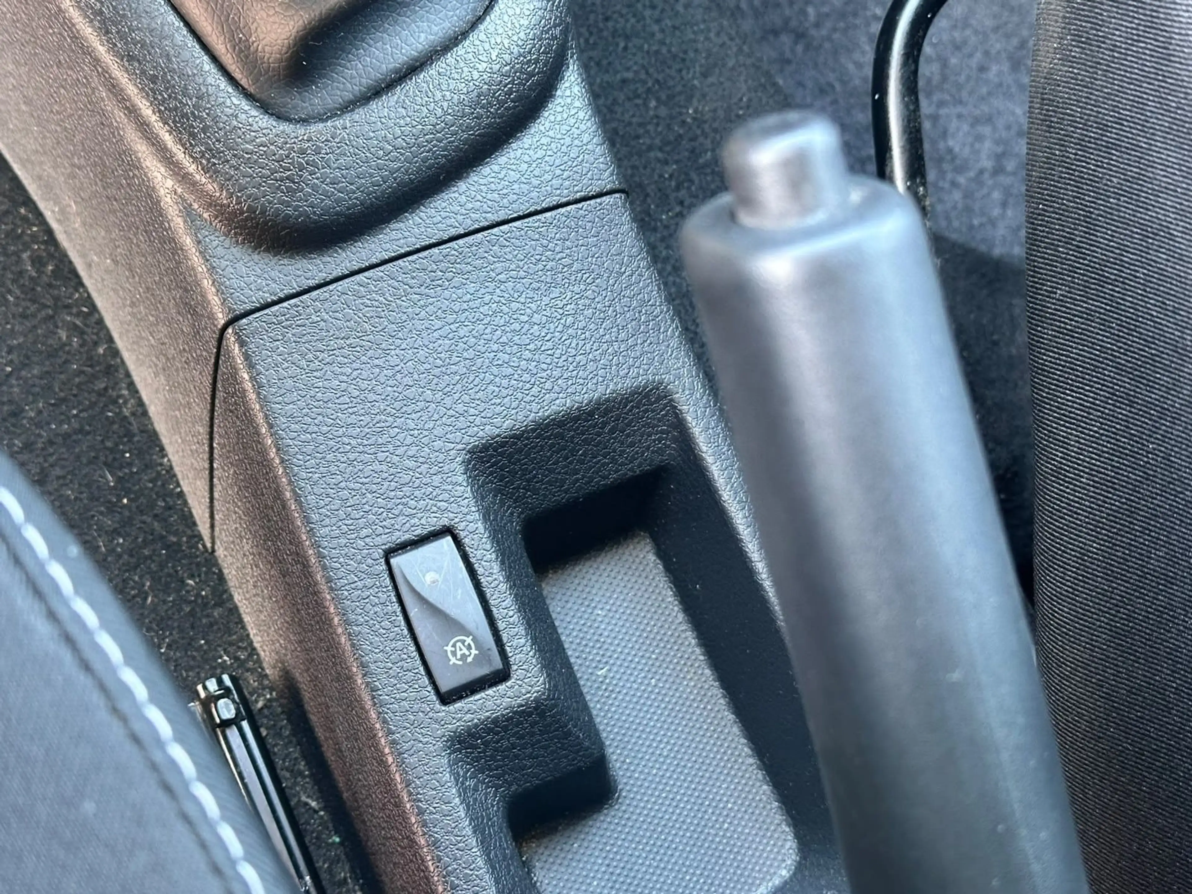 Dacia Logan MCV II Kombi GARANTIE*1-HAND*TÜV-06/2028 — photo 8