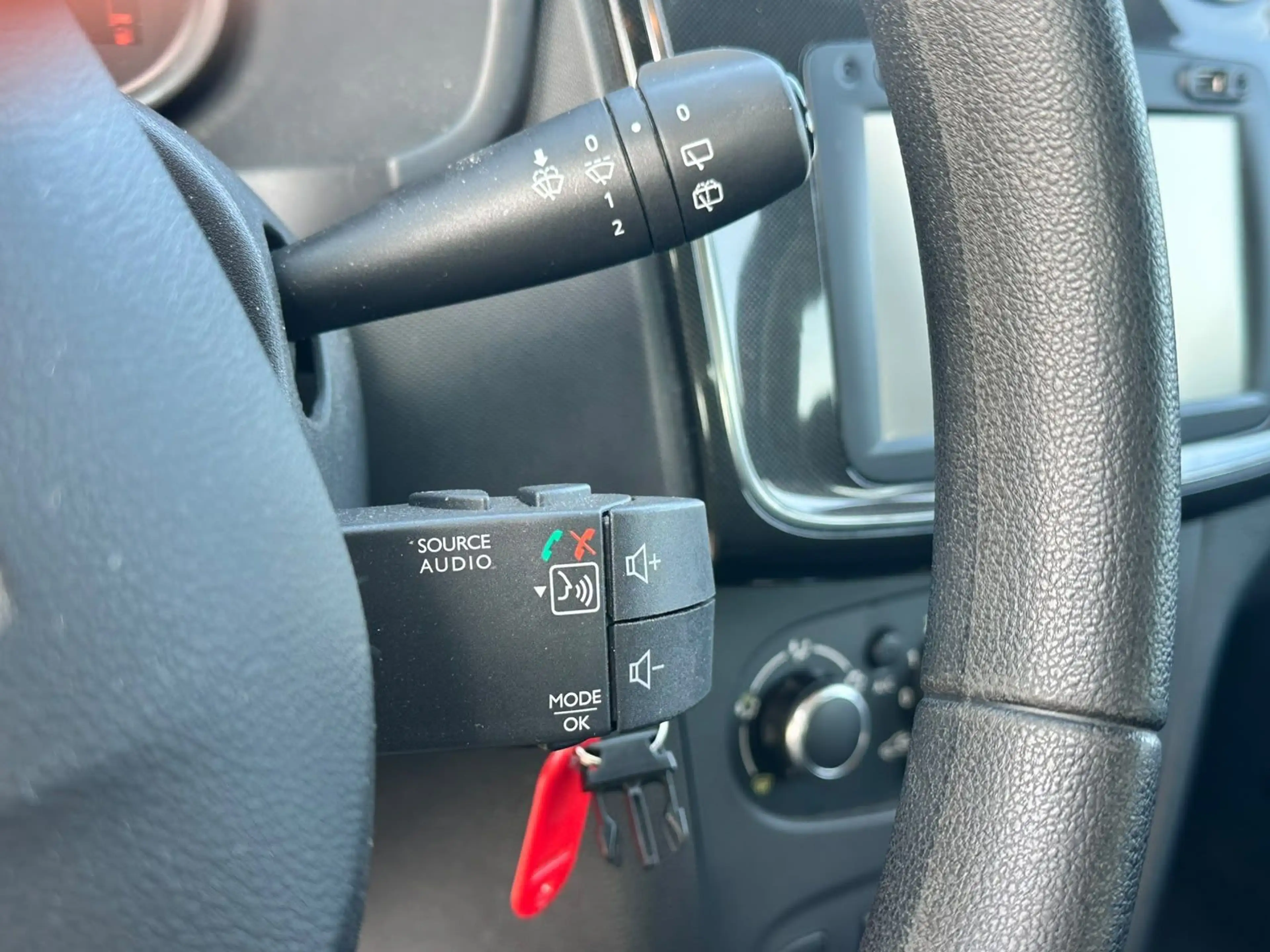 Dacia Logan MCV II Kombi GARANTIE*1-HAND*TÜV-06/2028 — photo 12