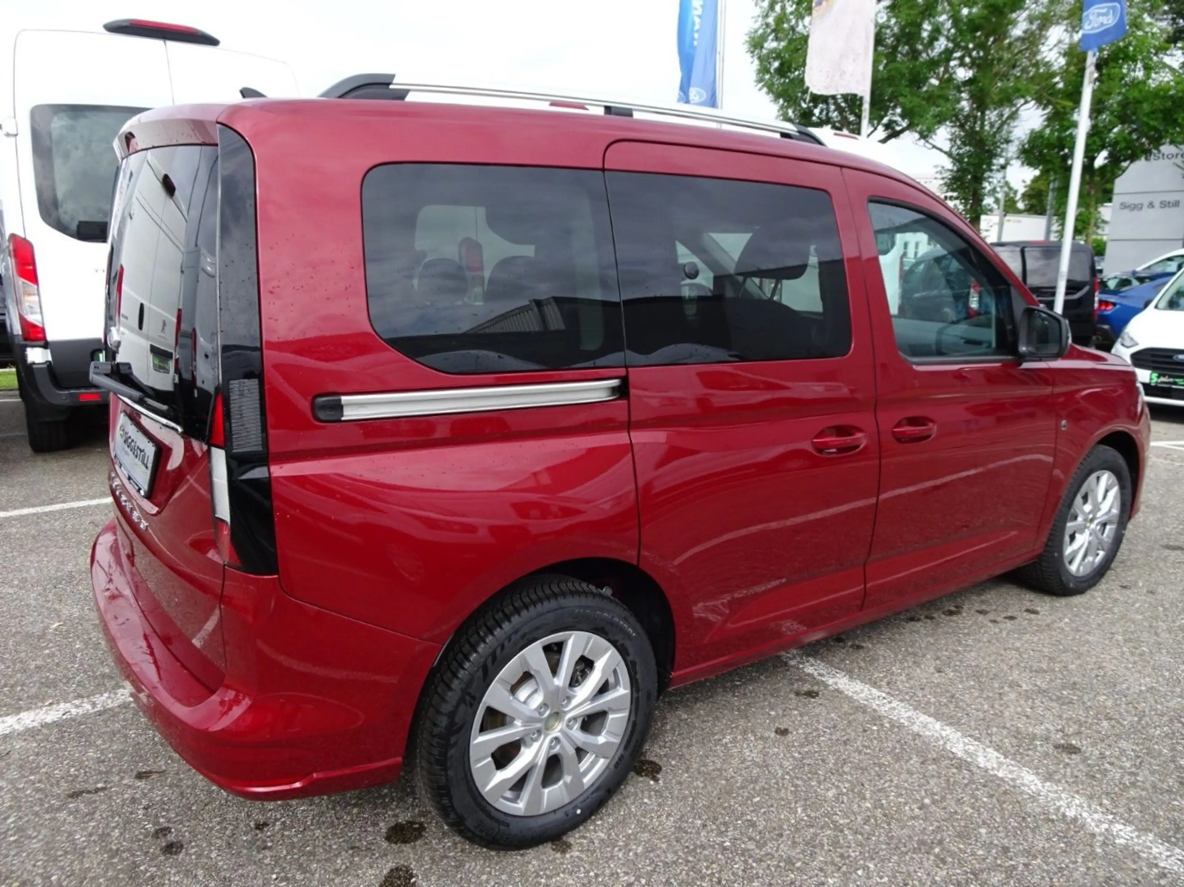 Ford Tourneo Connect Titanium L1 PHEV NAVI*TWA*CAM*PDC — photo 5