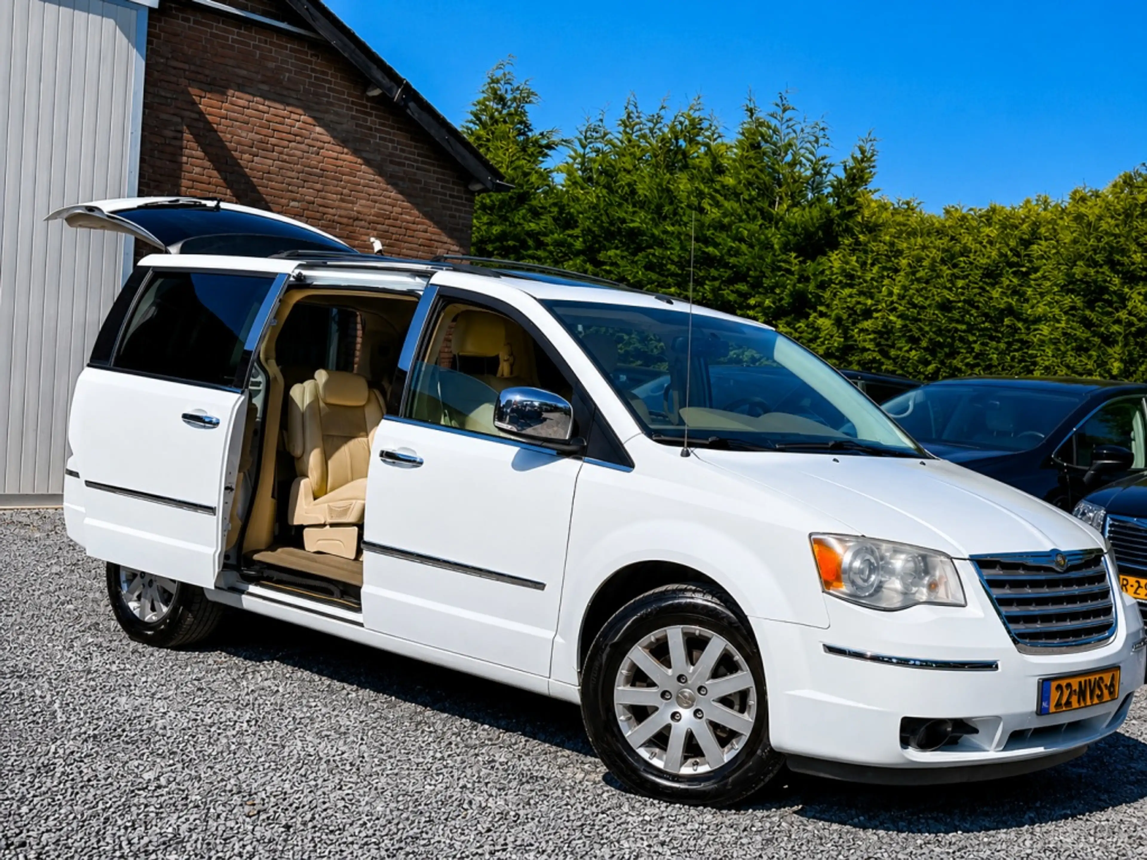 Chrysler Grand Voyager 4.0 V6 LIMITED WHITE OPEN-DAK J.DAIMLER STOW&GO/3x — photo 8