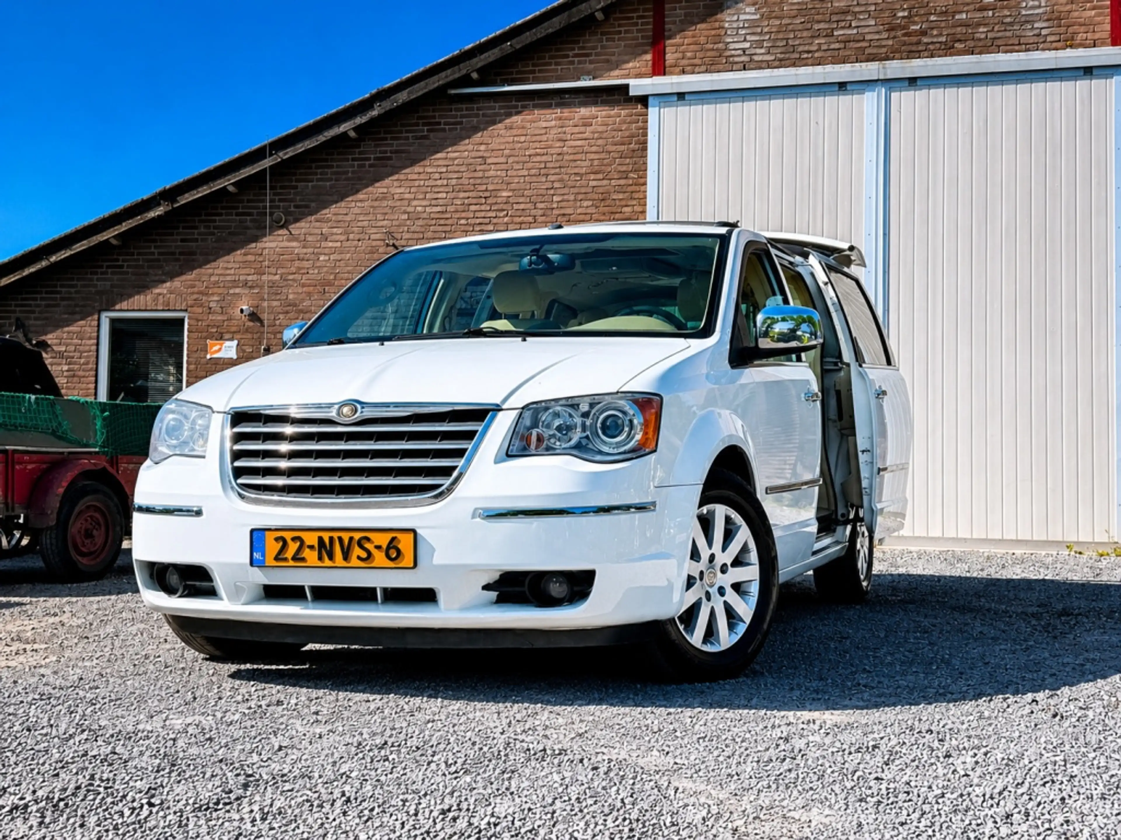 Chrysler Grand Voyager 4.0 V6 LIMITED WHITE OPEN-DAK J.DAIMLER STOW&GO/3x — photo 7