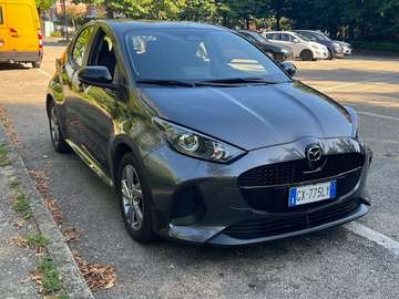 YARIS full hybrid Mazda 2 Exclusive Line