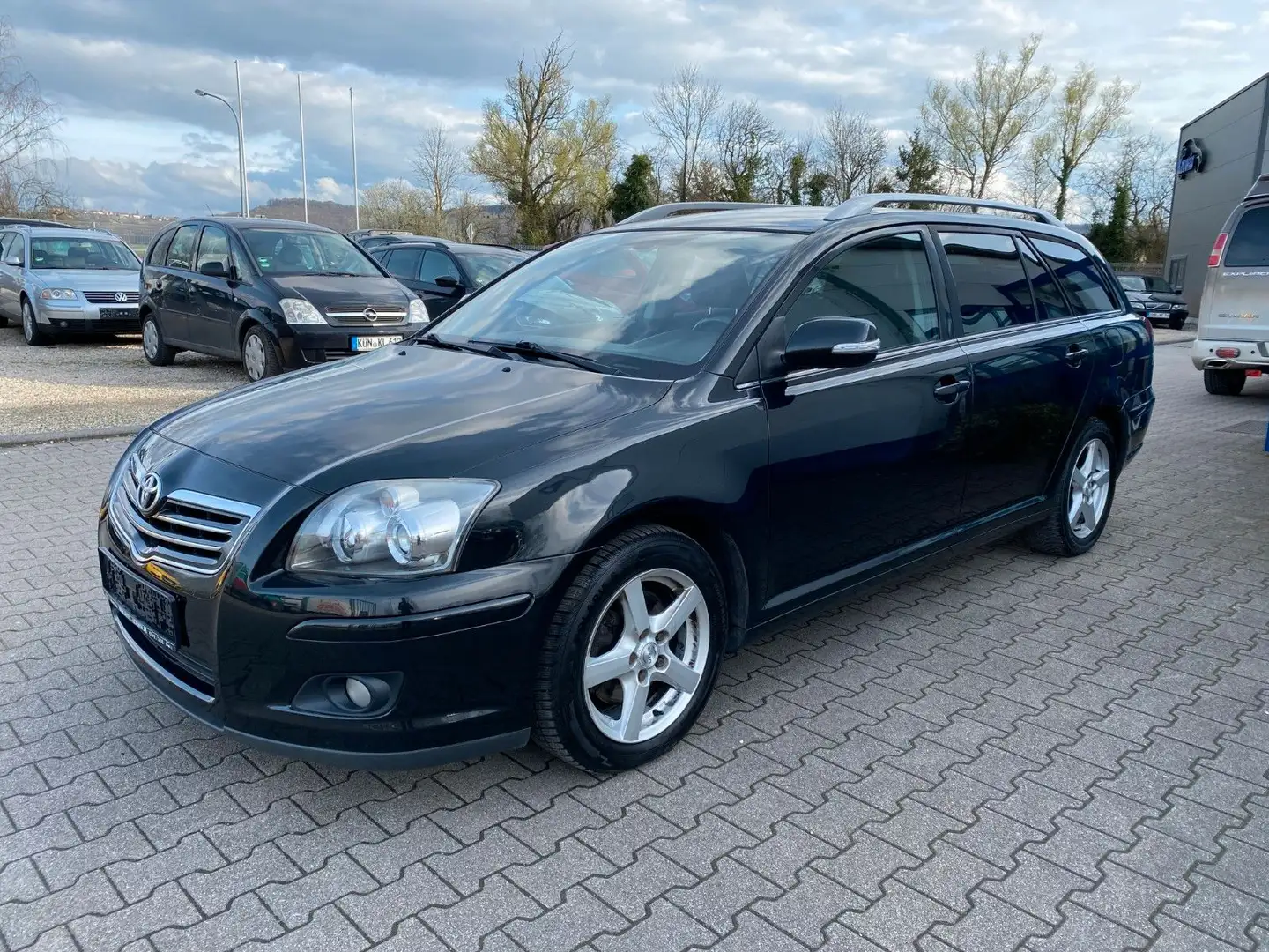 Toyota Avensis Kombi 2.2 D-CAT Travel Nero - 1