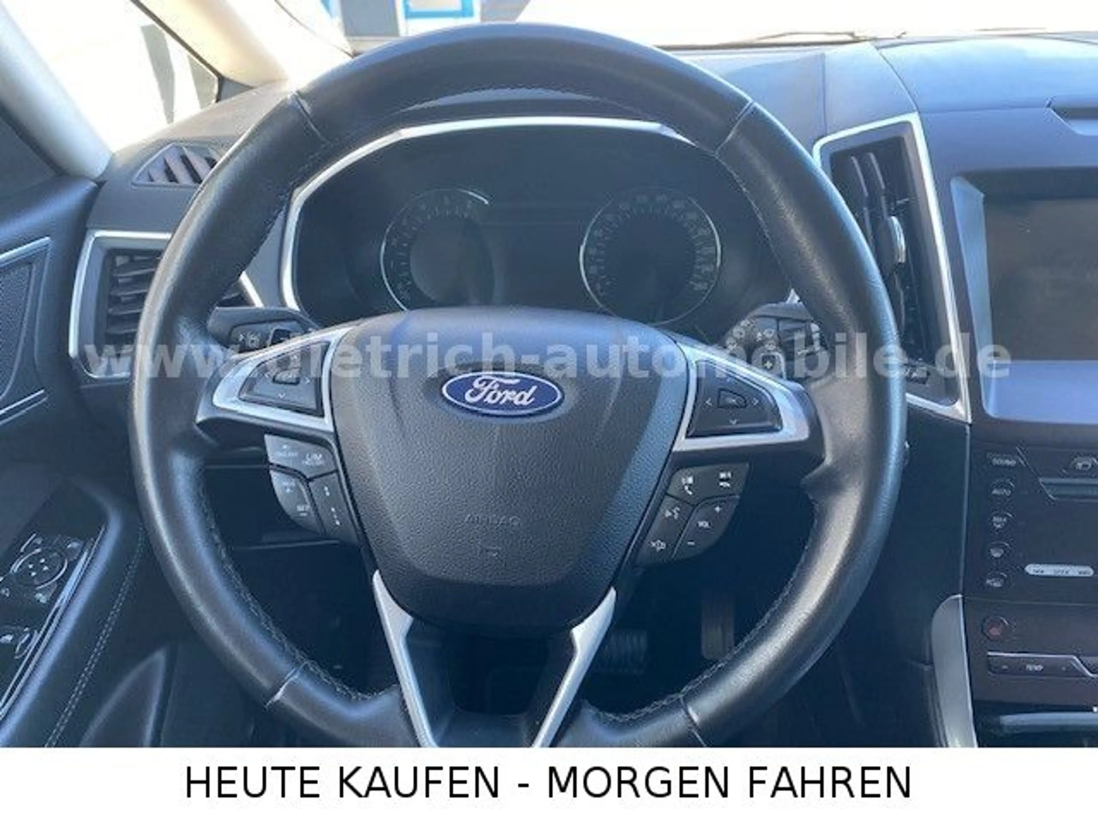 Ford S-Max S-MAX 2,0TDI TITANIUM PDC KAMERA AHK LED 7SITZER — photo 10
