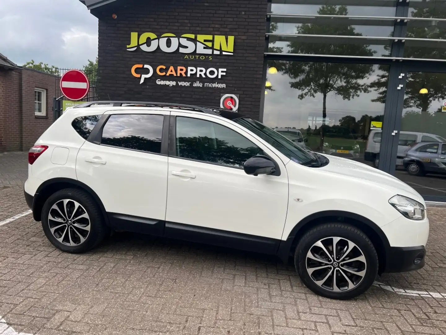 Nissan Qashqai 1.6 360 Wit - 2