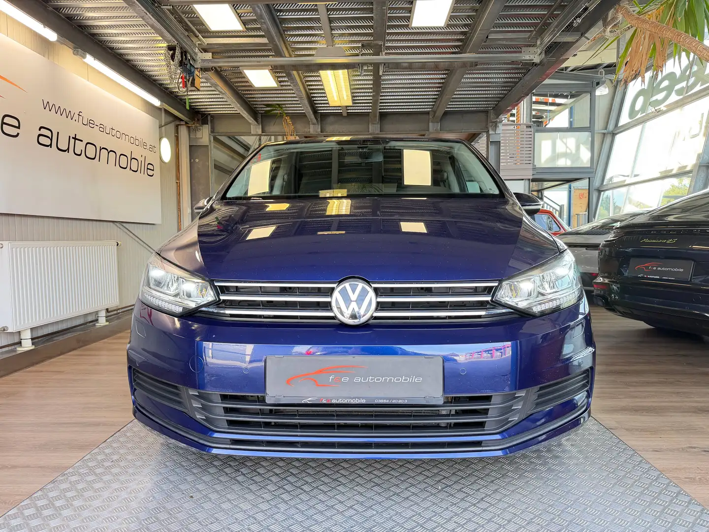 Volkswagen Touran Trendline TDI- 7Sitzer Blau - 2