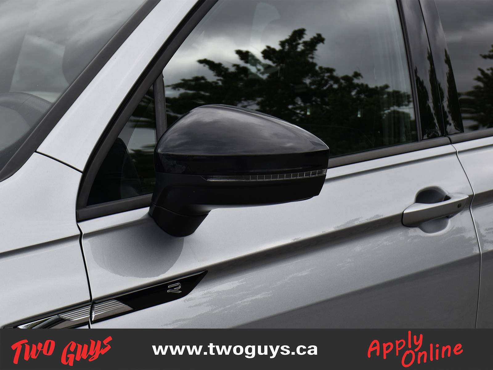 2024 Volkswagen Tiguan Comfortline R-Line Black Edition 4Motion AWD photo 4