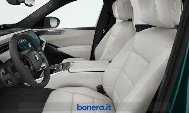 BMW X5 view 4
