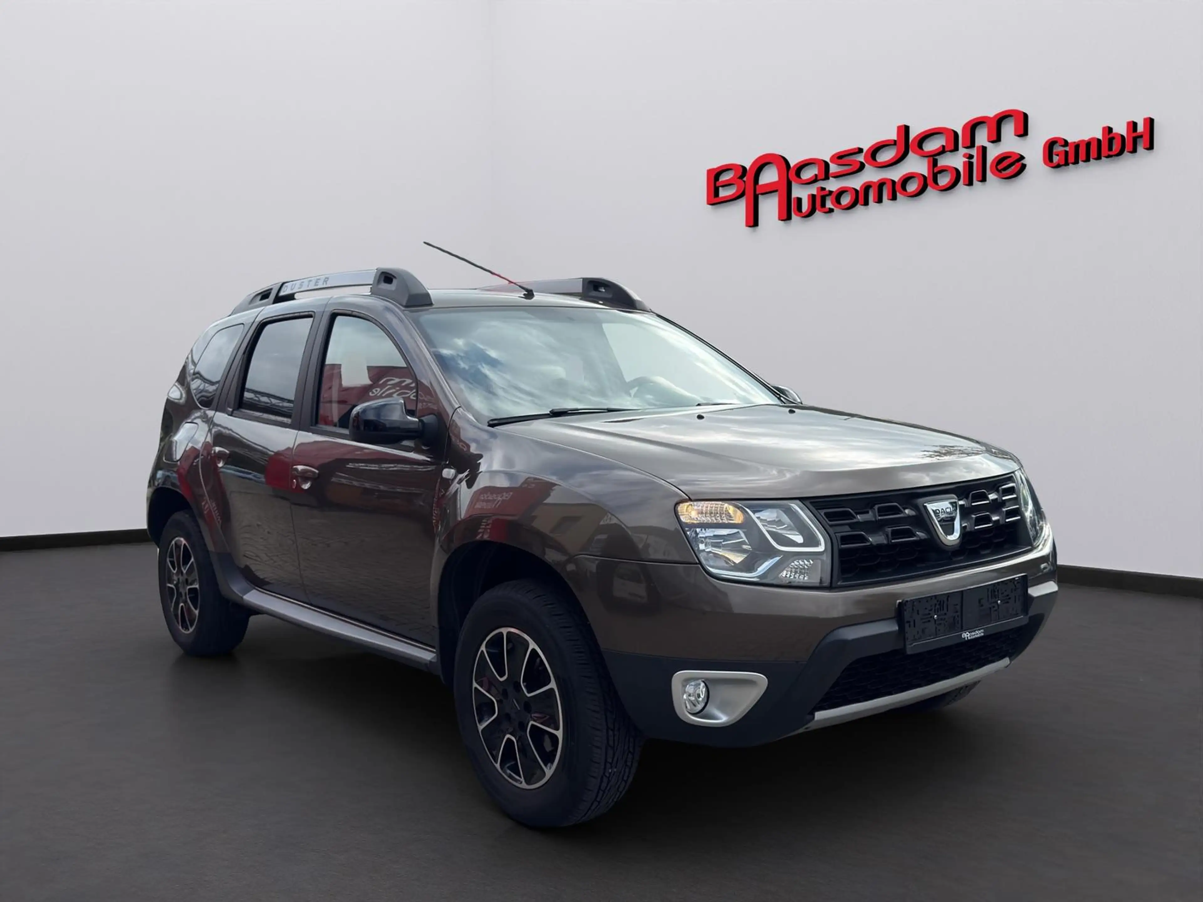 Dacia Duster Black Shadow 4x2 1.5 dCi Diesel *AHK* — photo 9