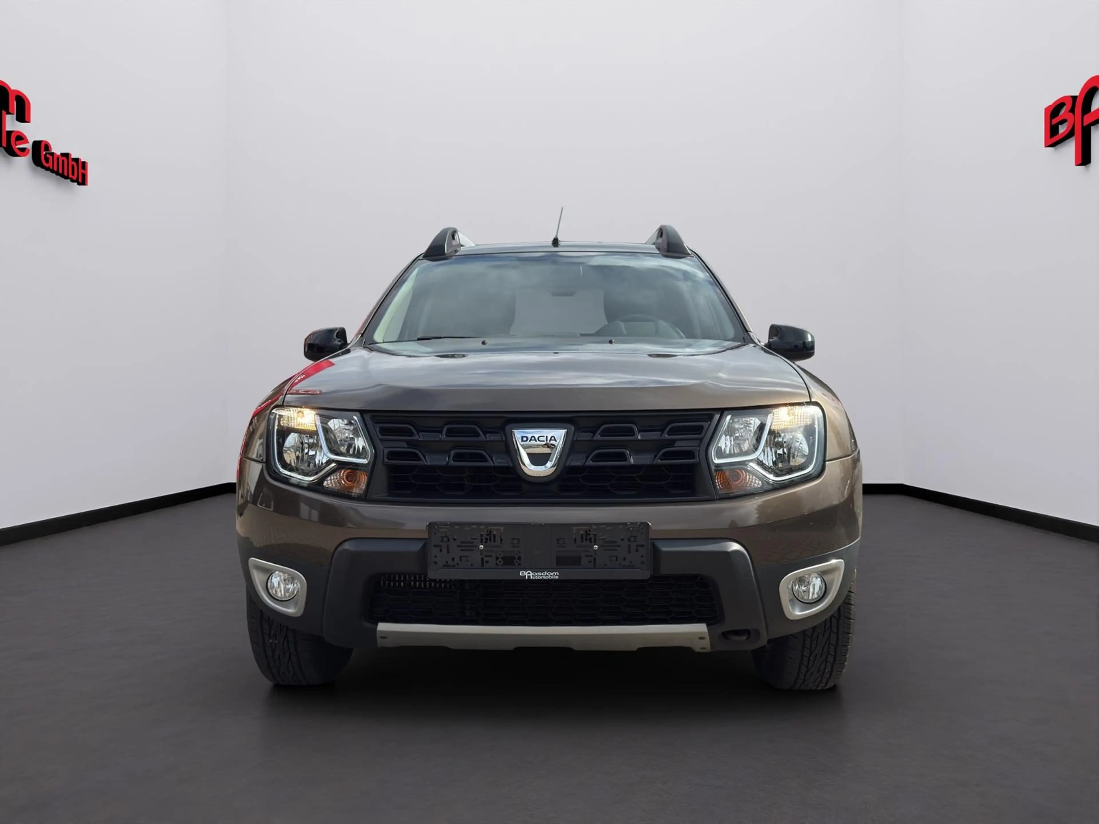 Dacia Duster Black Shadow 4x2 1.5 dCi Diesel *AHK* — photo 2