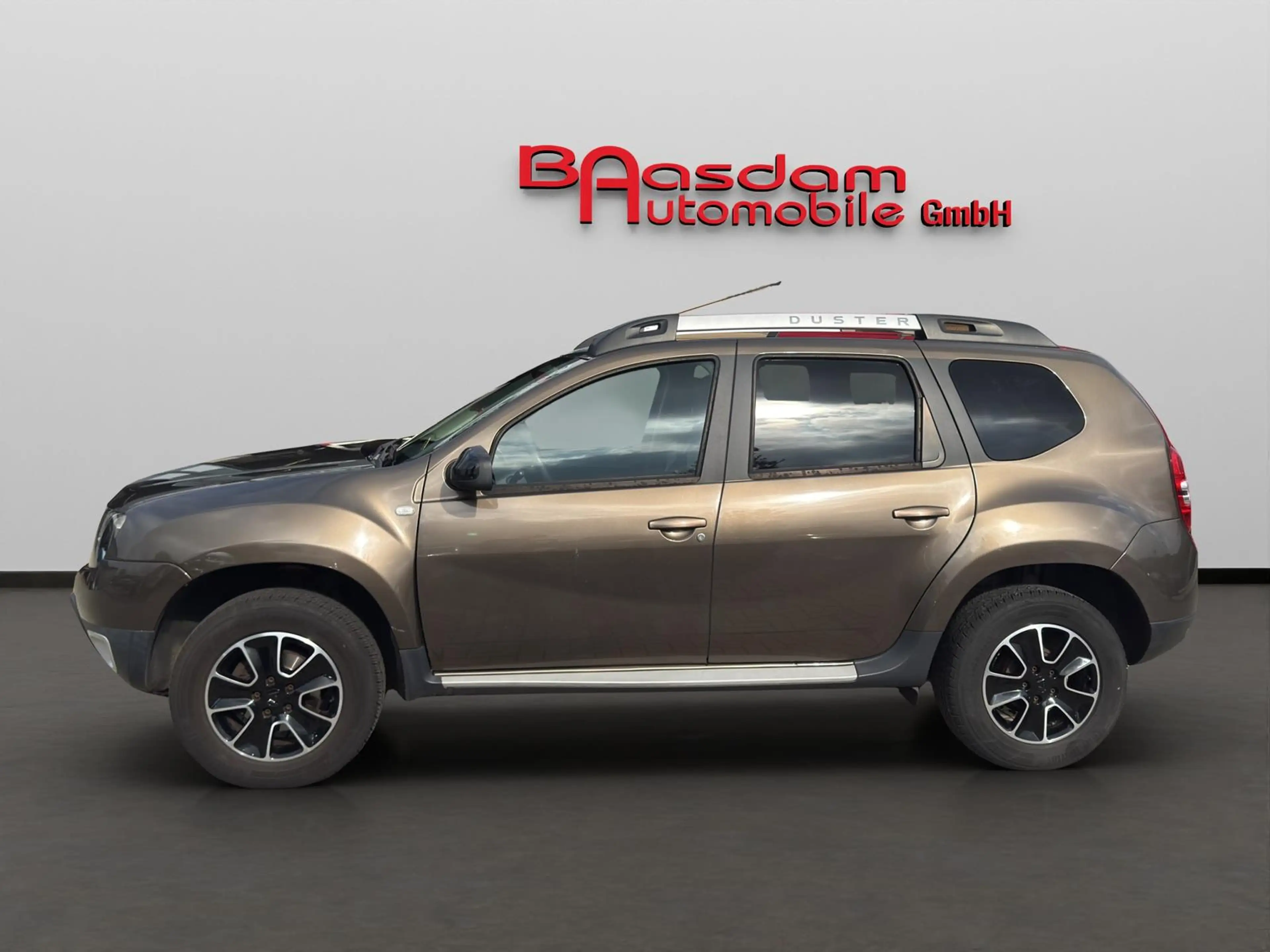 Dacia Duster Black Shadow 4x2 1.5 dCi Diesel *AHK* — photo 3