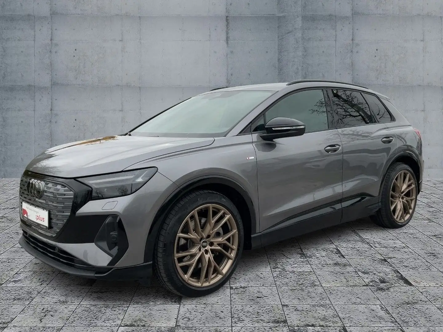 Audi Q4 e-tron 45 QU EDITION ONE MATRIX+NAVI+HuD+RFK Grau - 2