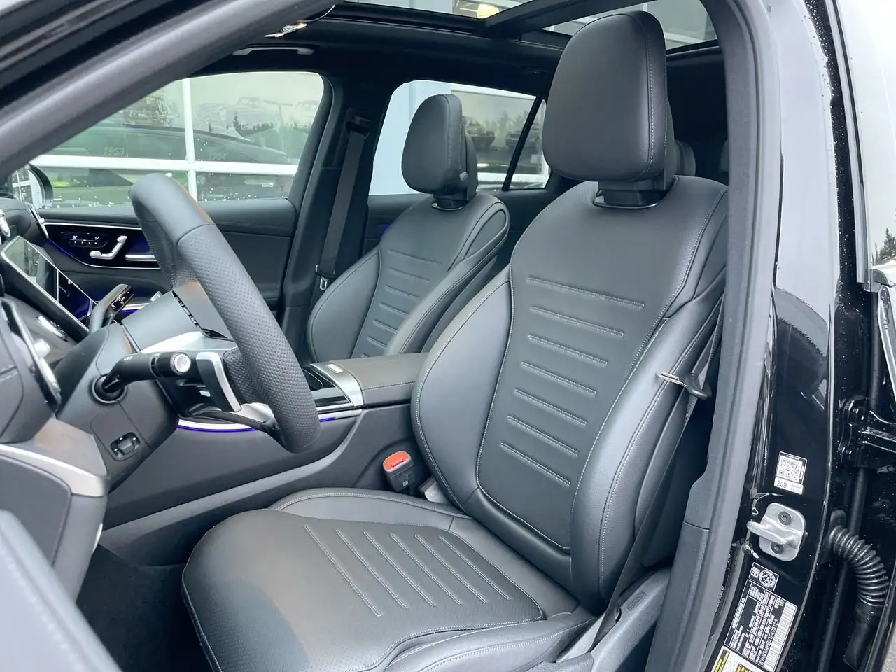 Mercedes-Benz GLC снимка Mercedes-Benz GLC