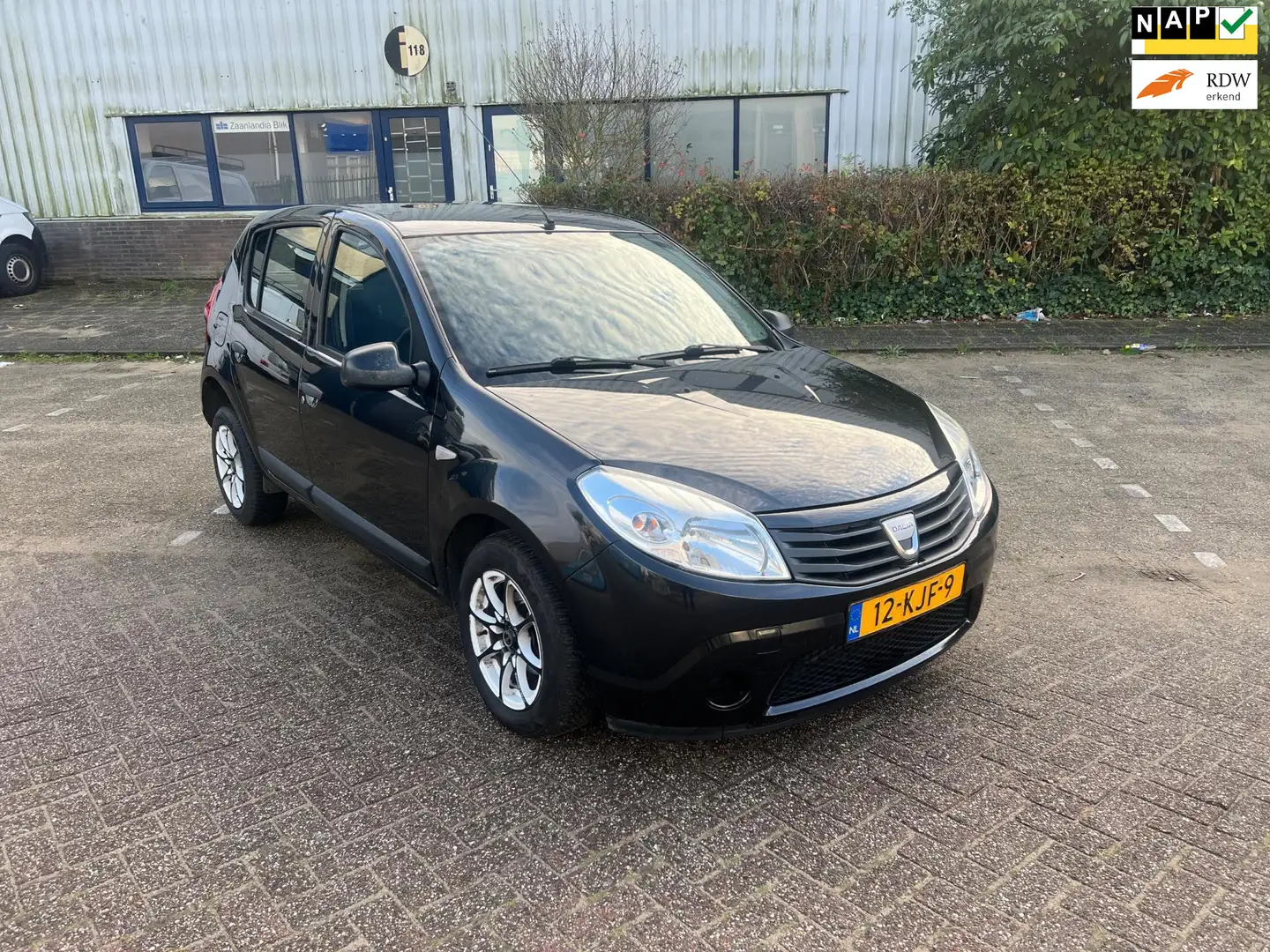 Dacia Sandero 1.2 Ambiance ((( NIEUWE KOPPELING ))) Zwart - 1