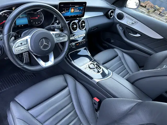 Mercedes-Benz 220 view 7