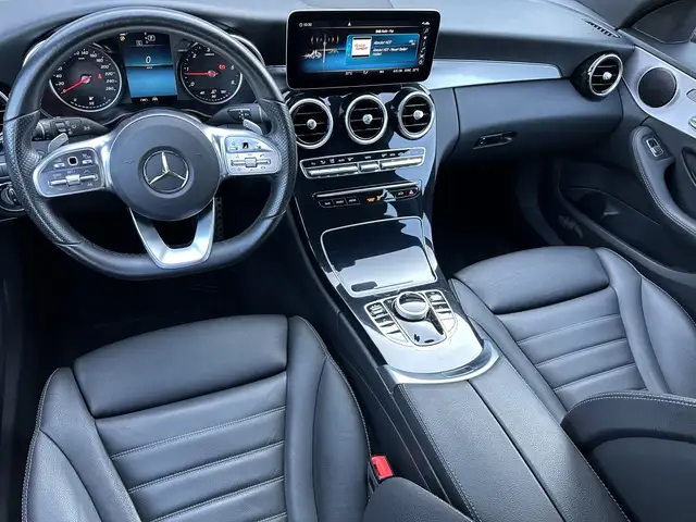 Mercedes-Benz 220 view 10
