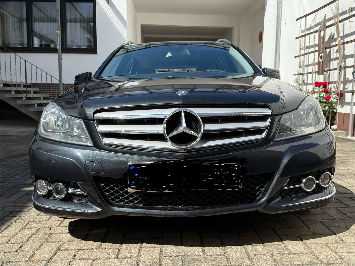 Mercedes-Benz C 220 T CDI DPF (BlueEFFICIENCY) Avantgarde Schwarz - 2