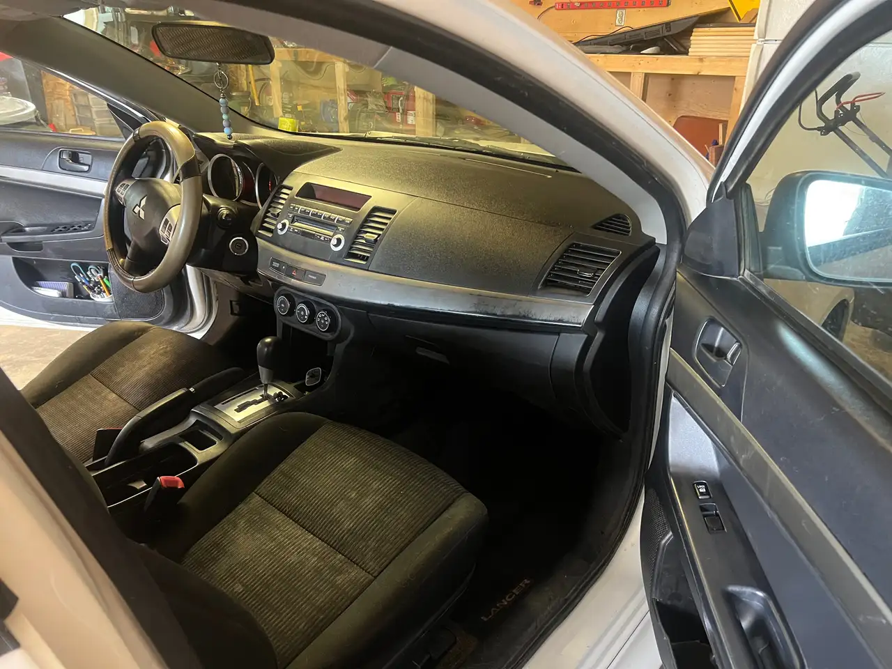 Mitsubishi Lancer снимка Mitsubishi Lancer